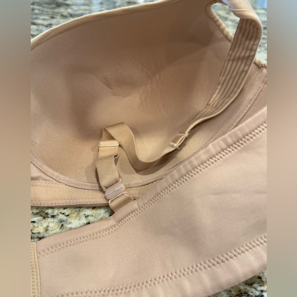 Vanity Fair 42C striped tan adjustable triple hook padded bra - Picture 5 of 11